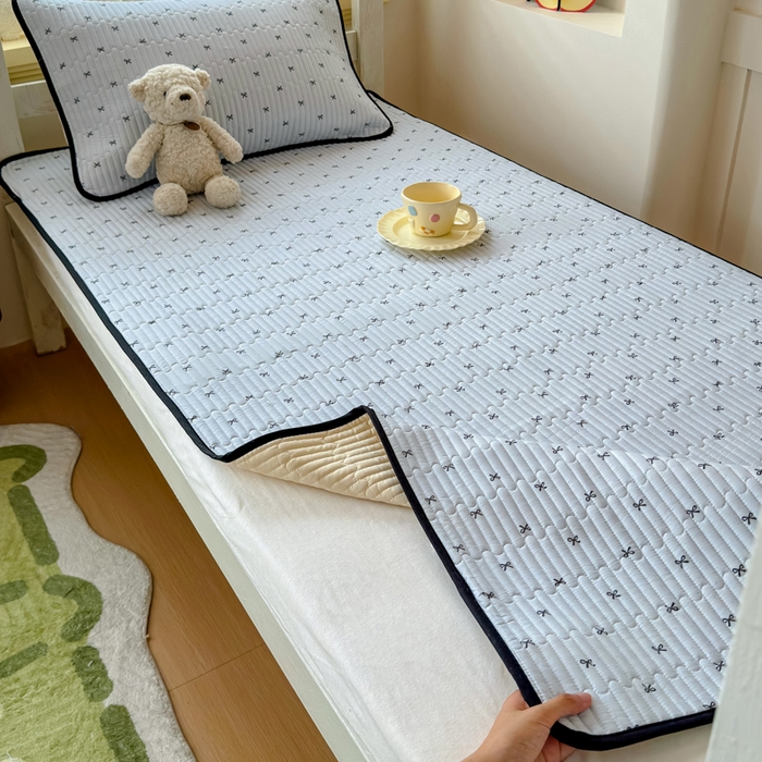 91家纺网 家纺一手货源 找家纺 金丝鸟家纺 2025新款全棉双层纱软床垫床褥床盖 米韵结香