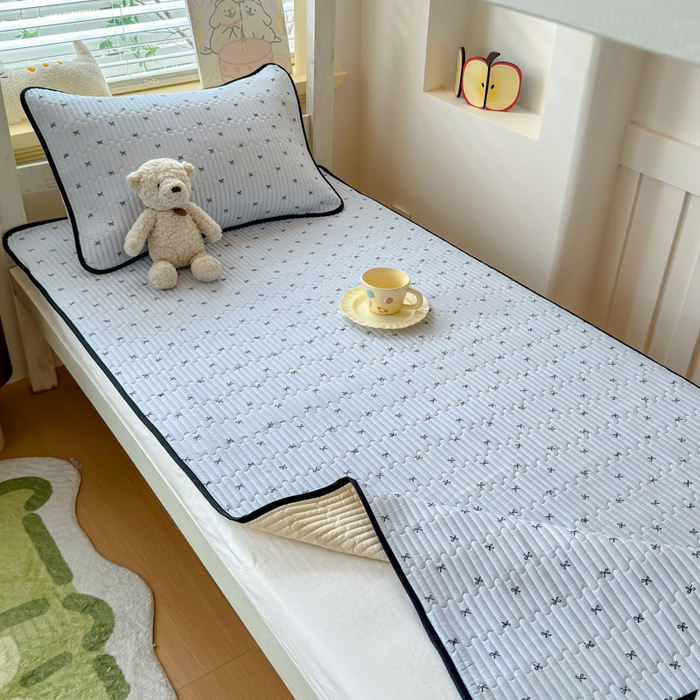 91家纺网 家纺一手货源 找家纺 金丝鸟家纺 2025新款全棉双层纱软床垫床褥床盖 米韵结香