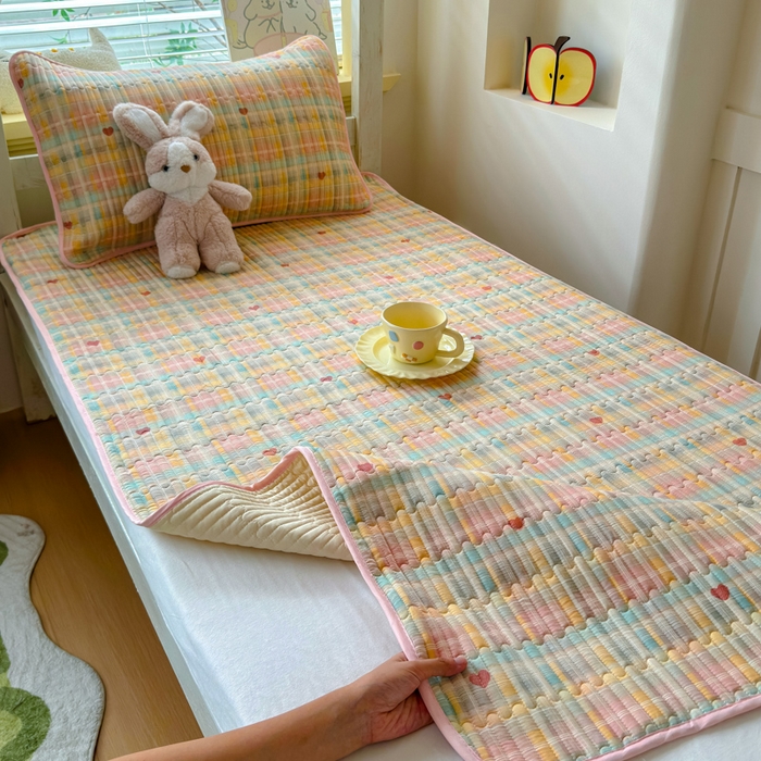 91家纺网 家纺一手货源 找家纺 金丝鸟家纺 2025新款全棉双层纱软床垫床褥床盖 七彩方格