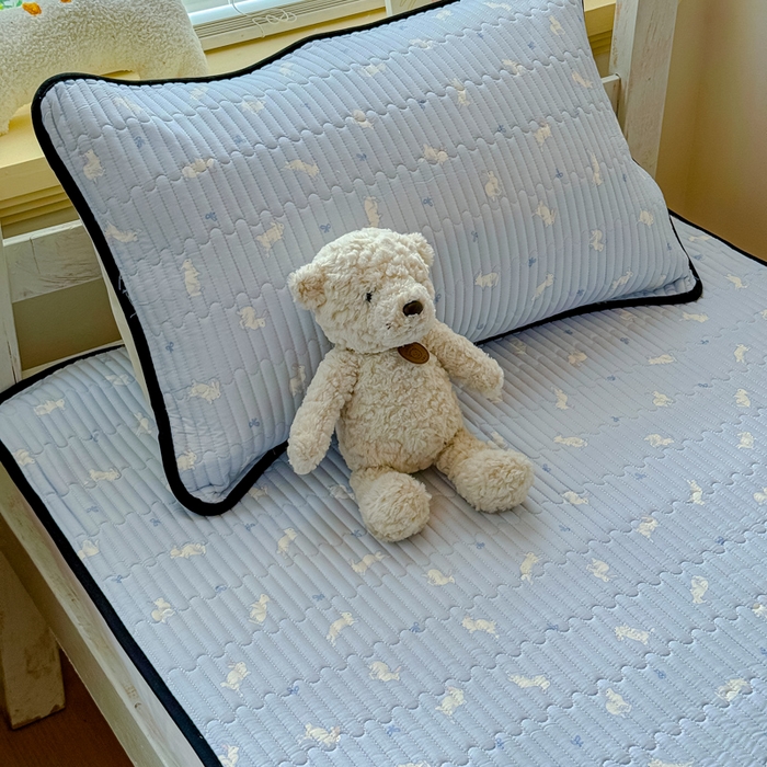 91家纺网 家纺一手货源 找家纺 金丝鸟家纺 2025新款全棉双层纱软床垫床褥床盖 甜豆兔兔-蓝