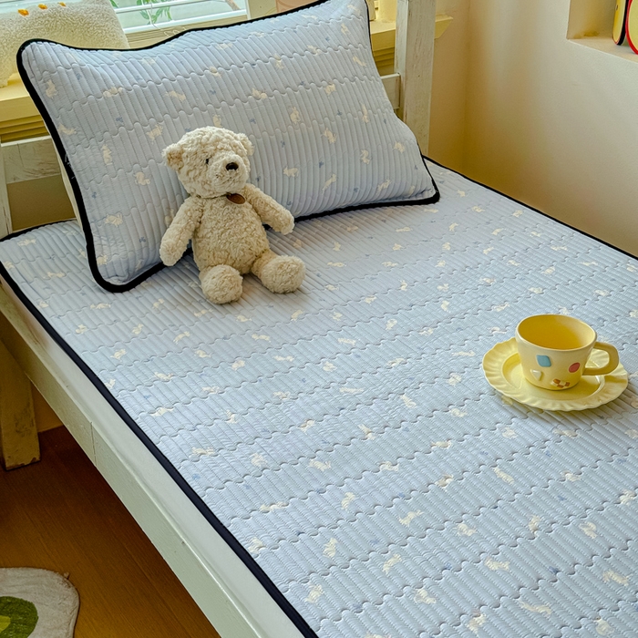 91家纺网 家纺一手货源 找家纺 金丝鸟家纺 2025新款全棉双层纱软床垫床褥床盖 甜豆兔兔-蓝