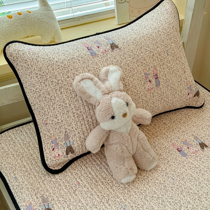 91家纺网 家纺一手货源 找家纺 金丝鸟家纺 2025新款全棉双层纱软床垫床褥床盖 野餐兔兔