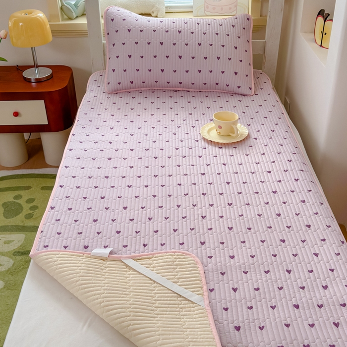 91家纺网 家纺一手货源 找家纺 金丝鸟家纺 2025新款全棉双层纱软床垫床褥床盖 紫色爱心