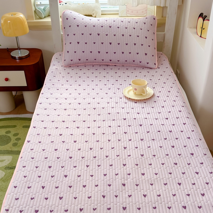 91家纺网 家纺一手货源 找家纺 金丝鸟家纺 2025新款全棉双层纱软床垫床褥床盖 紫色爱心