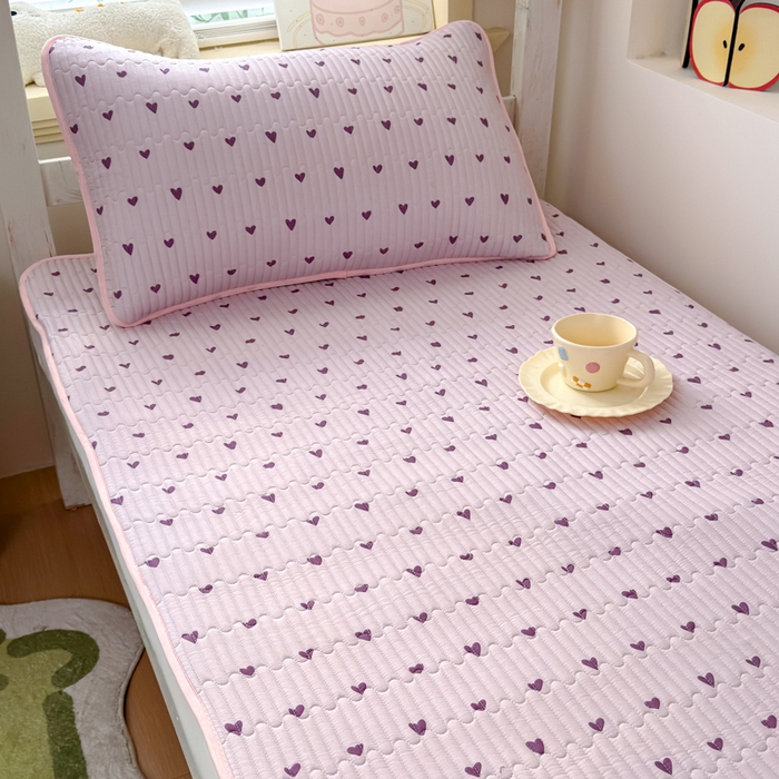 91家纺网 家纺一手货源 找家纺 金丝鸟家纺 2025新款全棉双层纱软床垫床褥床盖 紫色爱心