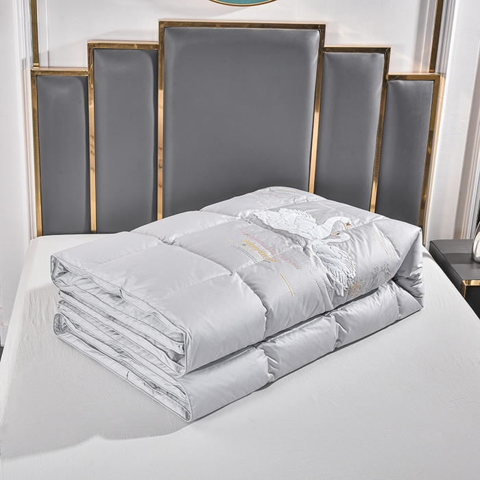 91家纺网 家纺一手货源 找家纺 四川牛皮席 2025秋冬新款95白鹅绒被 白天鹅-银灰
