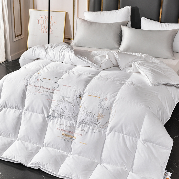 91家纺网 家纺一手货源 找家纺 四川牛皮席 2025秋冬新款95白鹅绒被 白天鹅-纯白