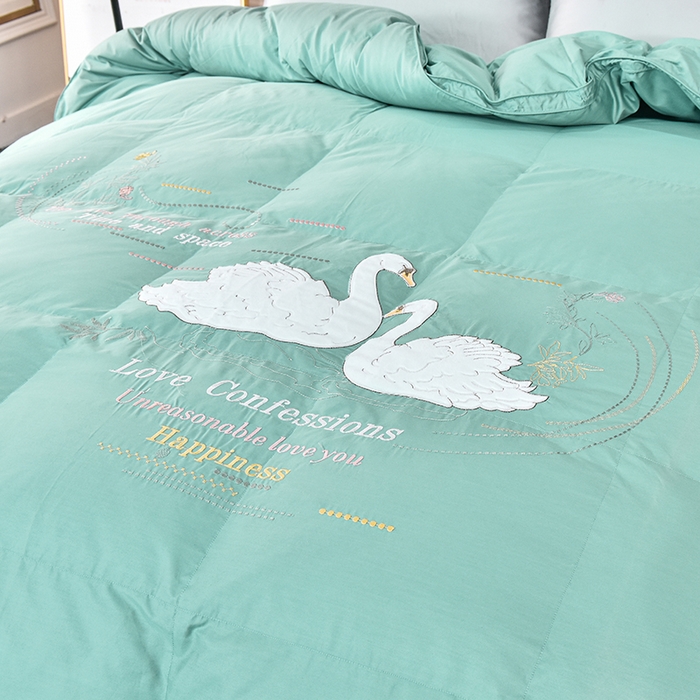 91家纺网 家纺一手货源 找家纺 四川牛皮席 2025秋冬新款95白鹅绒被 白天鹅-清新绿