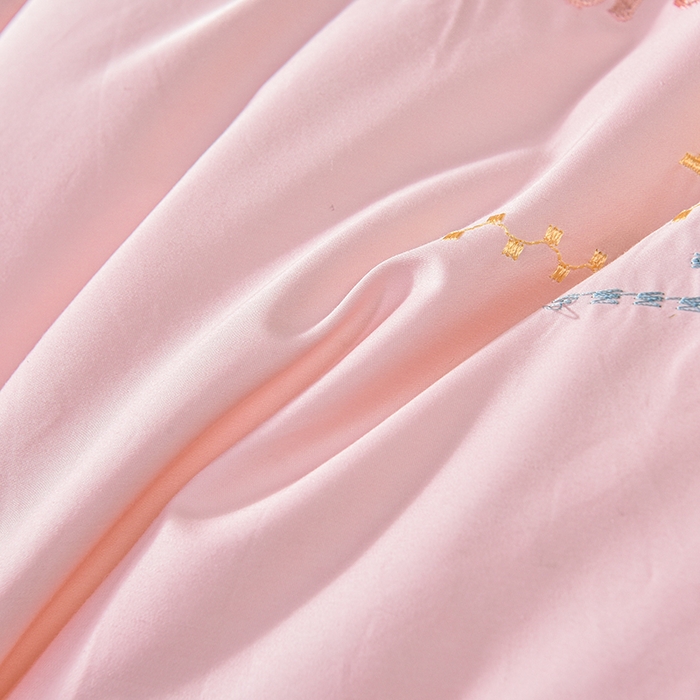 91家纺网 家纺一手货源 找家纺 四川牛皮席 2025秋冬新款95白鹅绒被 白天鹅-粉玉