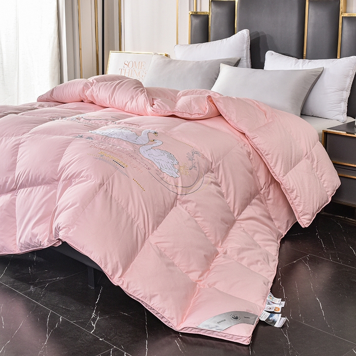 91家纺网 家纺一手货源 找家纺 四川牛皮席 2025秋冬新款95白鹅绒被 白天鹅-粉玉