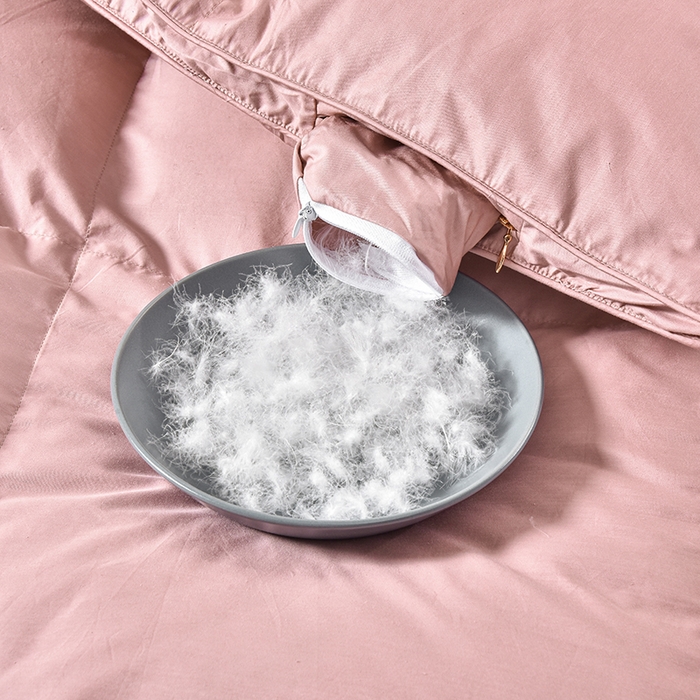 91家纺网 家纺一手货源 找家纺 四川牛皮席 2025秋冬新款95白鹅绒被 白天鹅-豆沙粉