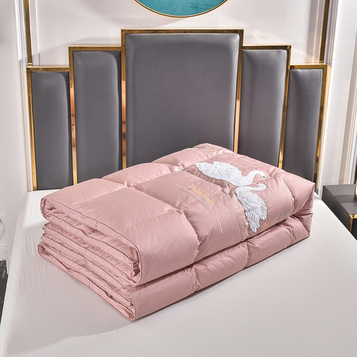 91家纺网 家纺一手货源 找家纺 四川牛皮席 2025秋冬新款95白鹅绒被 白天鹅-豆沙粉