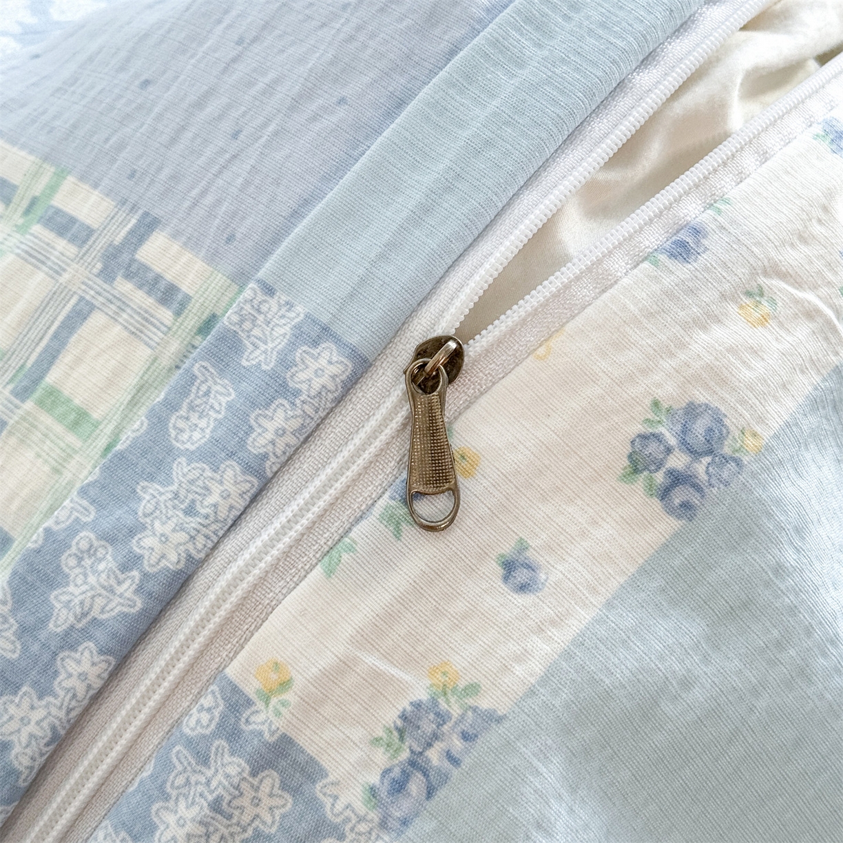 91家纺网 家纺一手货源 找家纺 多品家纺 2025新款超柔云感双层纱四件套 兰花园