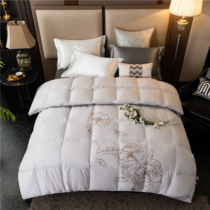 91家纺网 家纺一手货源 找家纺 （总）四川牛皮席 2025新款绣花牡丹95%鹅绒被