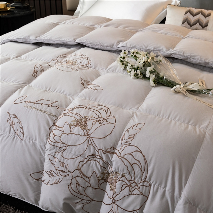 91家纺网 家纺一手货源 找家纺 （总）四川牛皮席 2025新款绣花牡丹95%鹅绒被