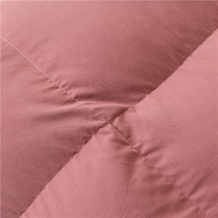 91家纺网 家纺一手货源 找家纺 四川牛皮席 2025新款绣花牡丹95%鹅绒被 绣花牡丹-颊红