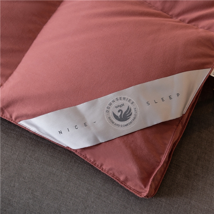 91家纺网 家纺一手货源 找家纺 四川牛皮席 2025新款绣花牡丹95%鹅绒被 绣花牡丹-颊红