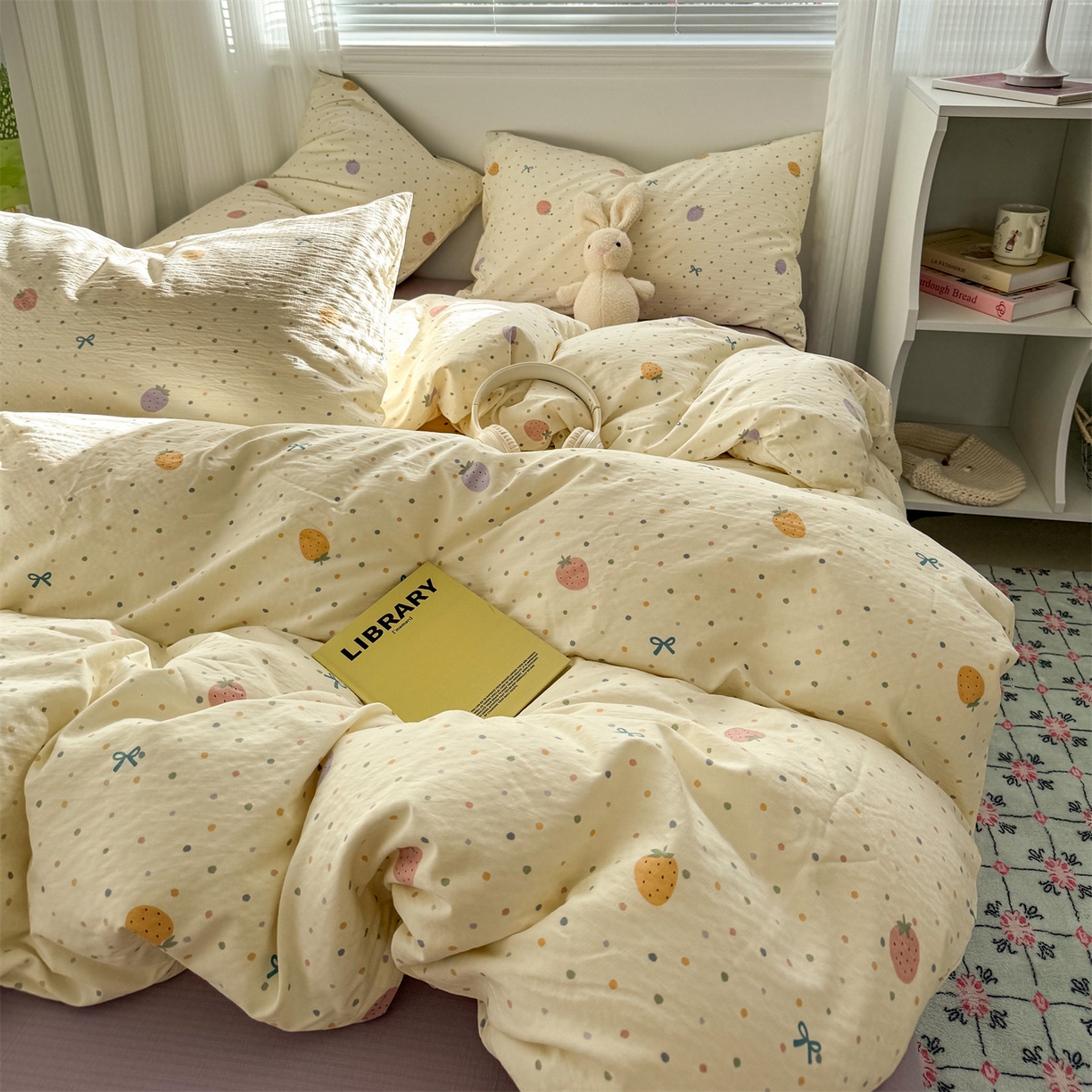 91家纺网 家纺一手货源 找家纺 多品家纺 2025新款超柔云感双层纱四件套 五彩草莓