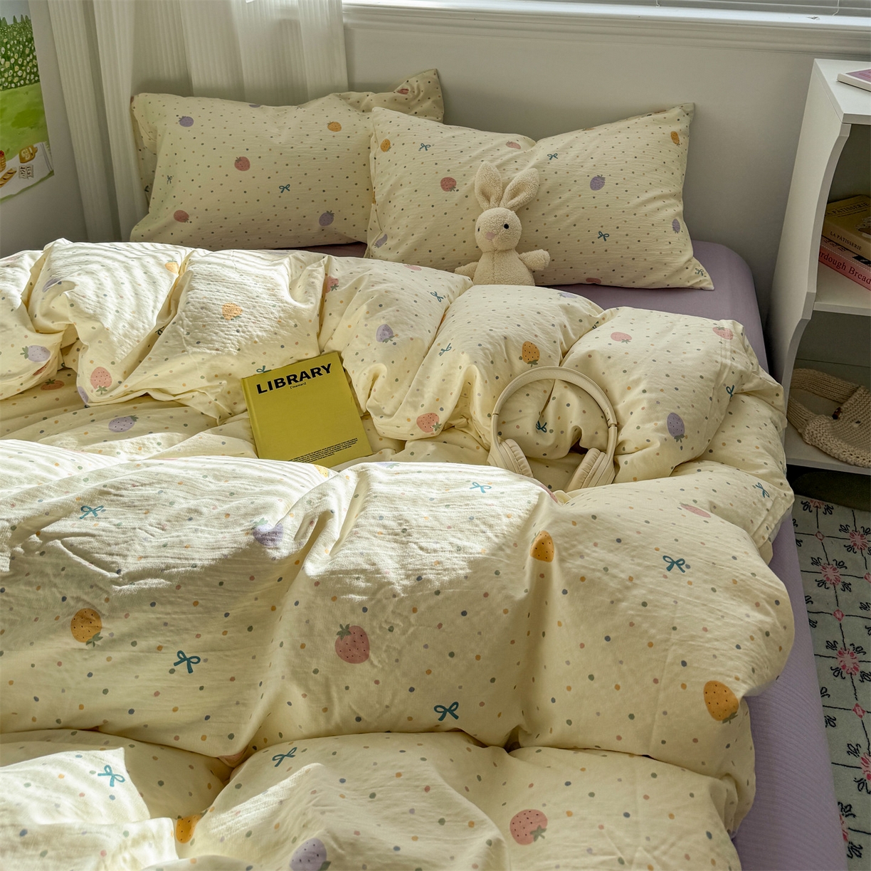 91家纺网 家纺一手货源 找家纺 多品家纺 2025新款超柔云感双层纱四件套 五彩草莓