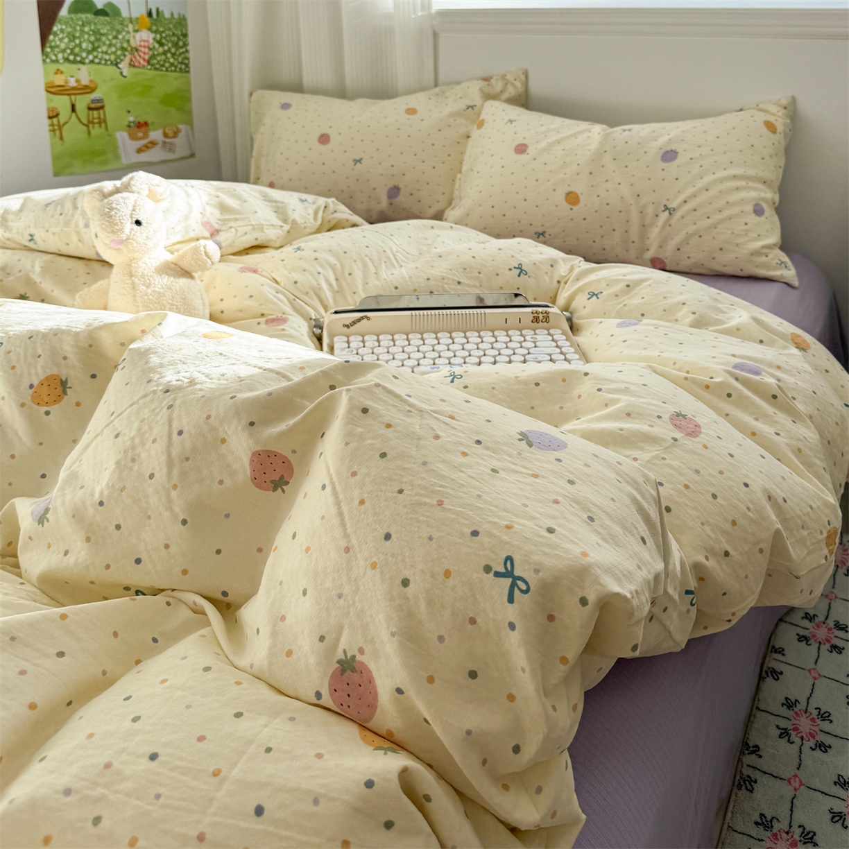 91家纺网 家纺一手货源 找家纺 多品家纺 2025新款超柔云感双层纱四件套 五彩草莓