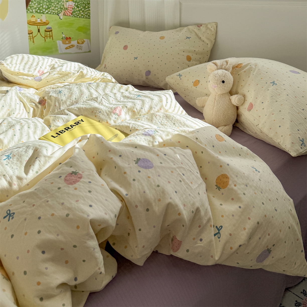 91家纺网 家纺一手货源 找家纺 多品家纺 2025新款超柔云感双层纱四件套 五彩草莓