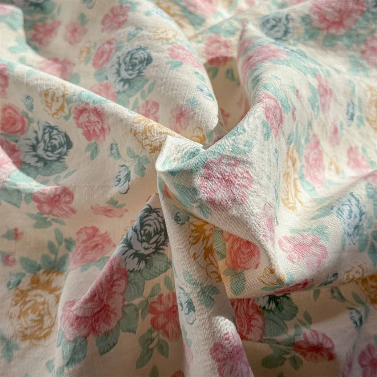 91家纺网 家纺一手货源 找家纺 多品家纺 2025新款超柔云感双层纱四件套 幽香