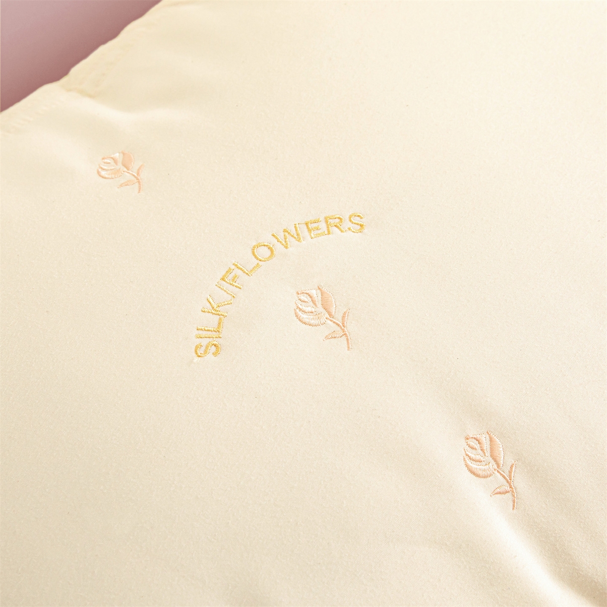 91家纺网 家纺一手货源 找家纺 （总）麦肯锡2025新款绣花羽丝绒枕枕头枕芯