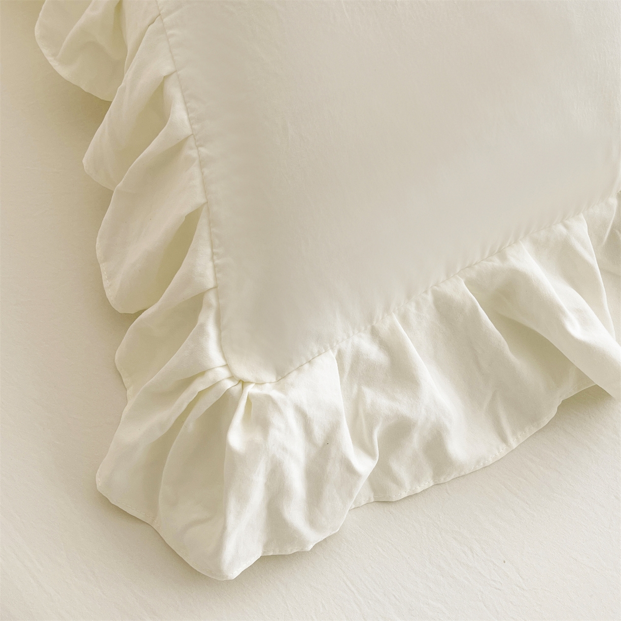 91家纺网 家纺一手货源 找家纺 （总）好儿喜家纺 2025新款A类水洗棉花边床裙蕾丝床罩三件套-醉美人