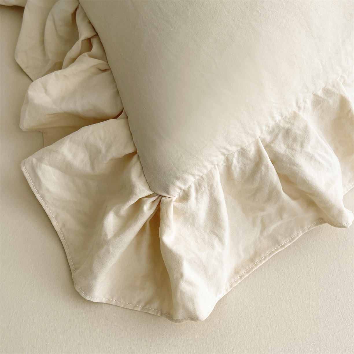 91家纺网 家纺一手货源 找家纺 好儿喜家纺 2025新款A类水洗棉花边床裙蕾丝床罩三件套-醉美人 醉美人-香槟