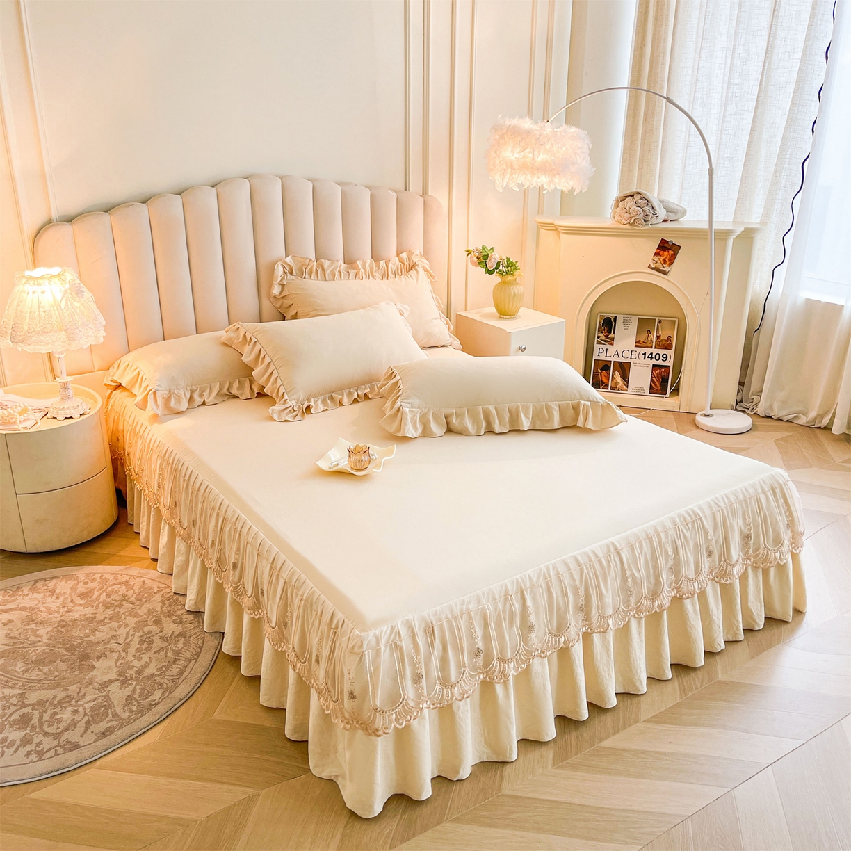 91家纺网 家纺一手货源 找家纺 好儿喜家纺 2025新款A类水洗棉花边床裙蕾丝床罩三件套-如漫 如漫-香槟