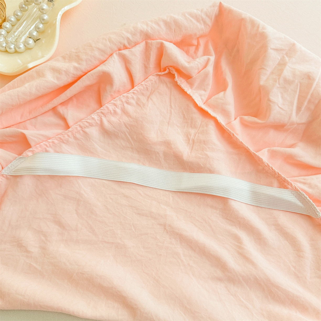 91家纺网 家纺一手货源 找家纺 好儿喜家纺 2025新款A类水洗棉花边床裙蕾丝床罩三件套-如漫 如漫-浅粉