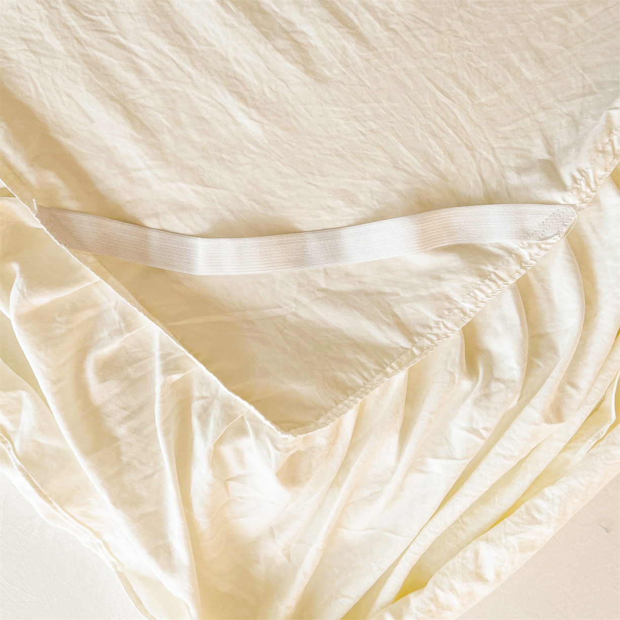 91家纺网 家纺一手货源 找家纺 （总）好儿喜家纺 2025新款A类水洗棉花边床裙蕾丝床罩三件套-如漫