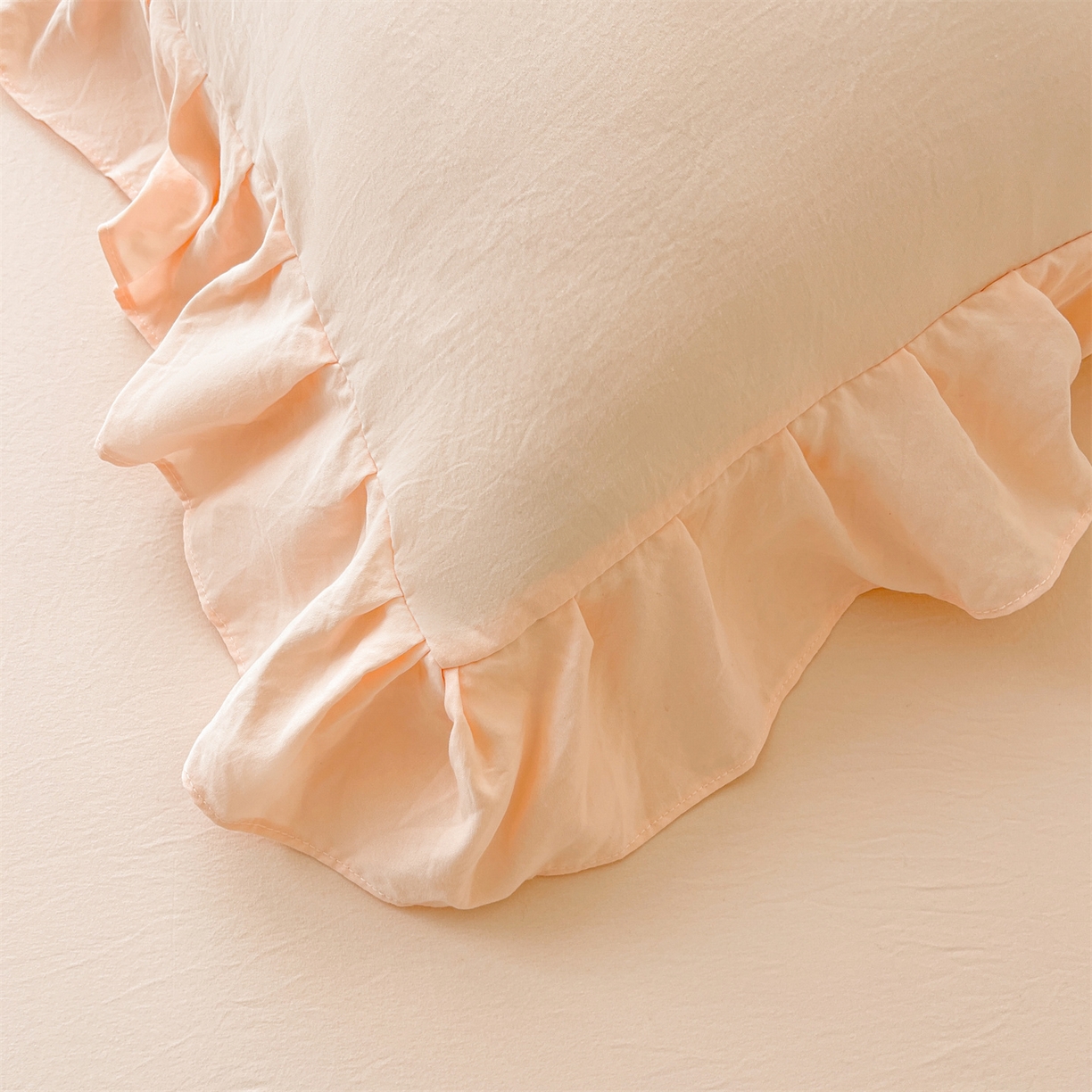 91家纺网 家纺一手货源 找家纺 好儿喜家纺 2025新款A类水洗棉花边床裙蕾丝床罩三件套-梦之香 梦之香-浅粉