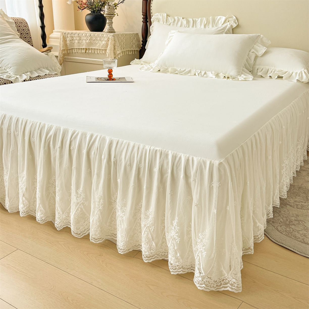 91家纺网 家纺一手货源 找家纺 （总）好儿喜家纺 2025新款A类水洗棉花边床裙蕾丝床罩三件套-梦之香