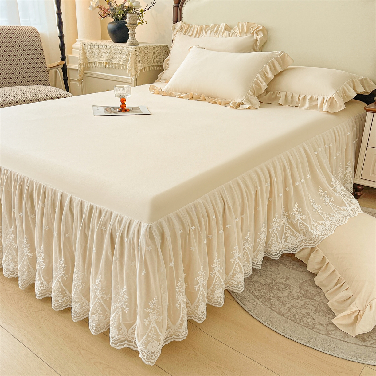 91家纺网 家纺一手货源 找家纺 好儿喜家纺 2025新款A类水洗棉花边床裙蕾丝床罩三件套-梦之香 梦之香-香槟