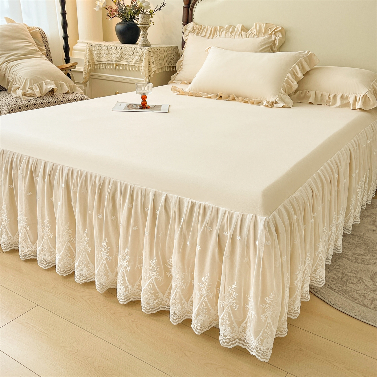 91家纺网 家纺一手货源 找家纺 好儿喜家纺 2025新款A类水洗棉花边床裙蕾丝床罩三件套-梦之香 梦之香-香槟