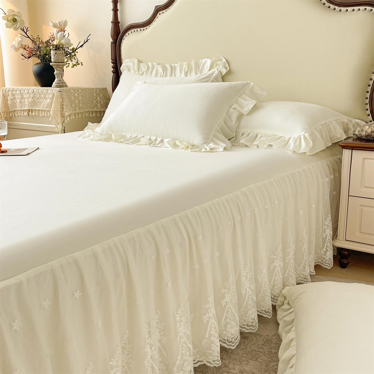 91家纺网 家纺一手货源 找家纺 好儿喜家纺 2025新款A类水洗棉花边床裙蕾丝床罩三件套-梦之香 梦之香-奶白