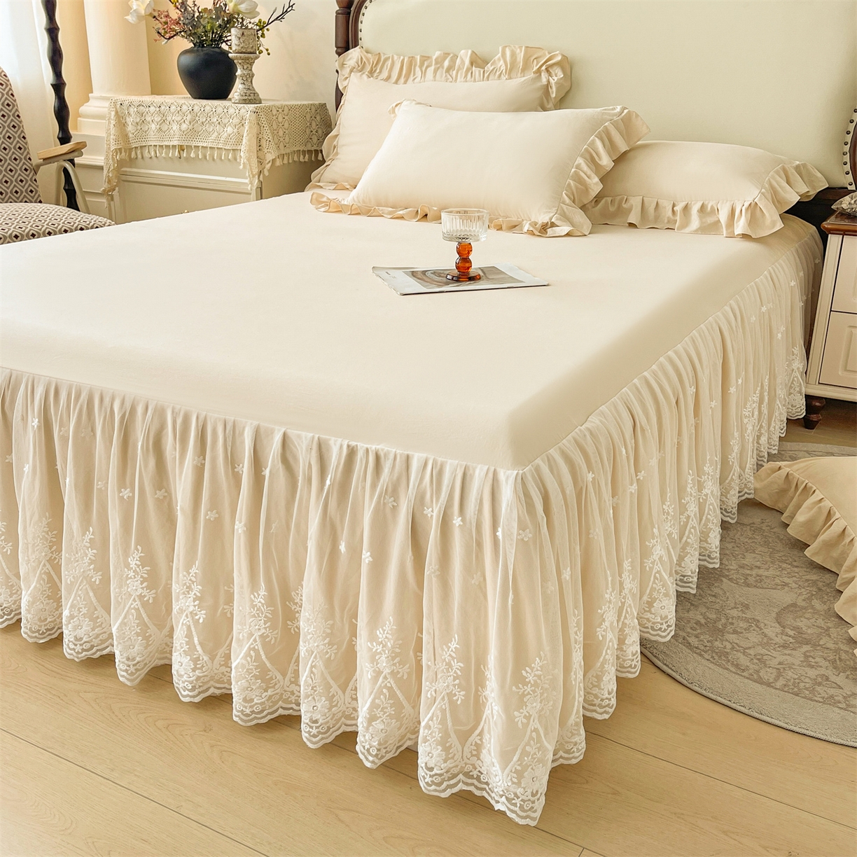 91家纺网 家纺一手货源 找家纺 好儿喜家纺 2025新款A类水洗棉花边床裙蕾丝床罩三件套-梦之香 梦之香-香槟