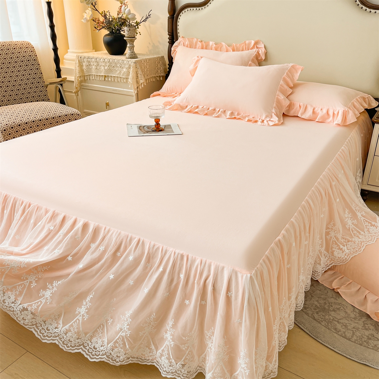 好儿喜家纺 2025新款A类水洗棉花边床裙蕾丝床罩三件套-梦之香 梦之香-浅粉
