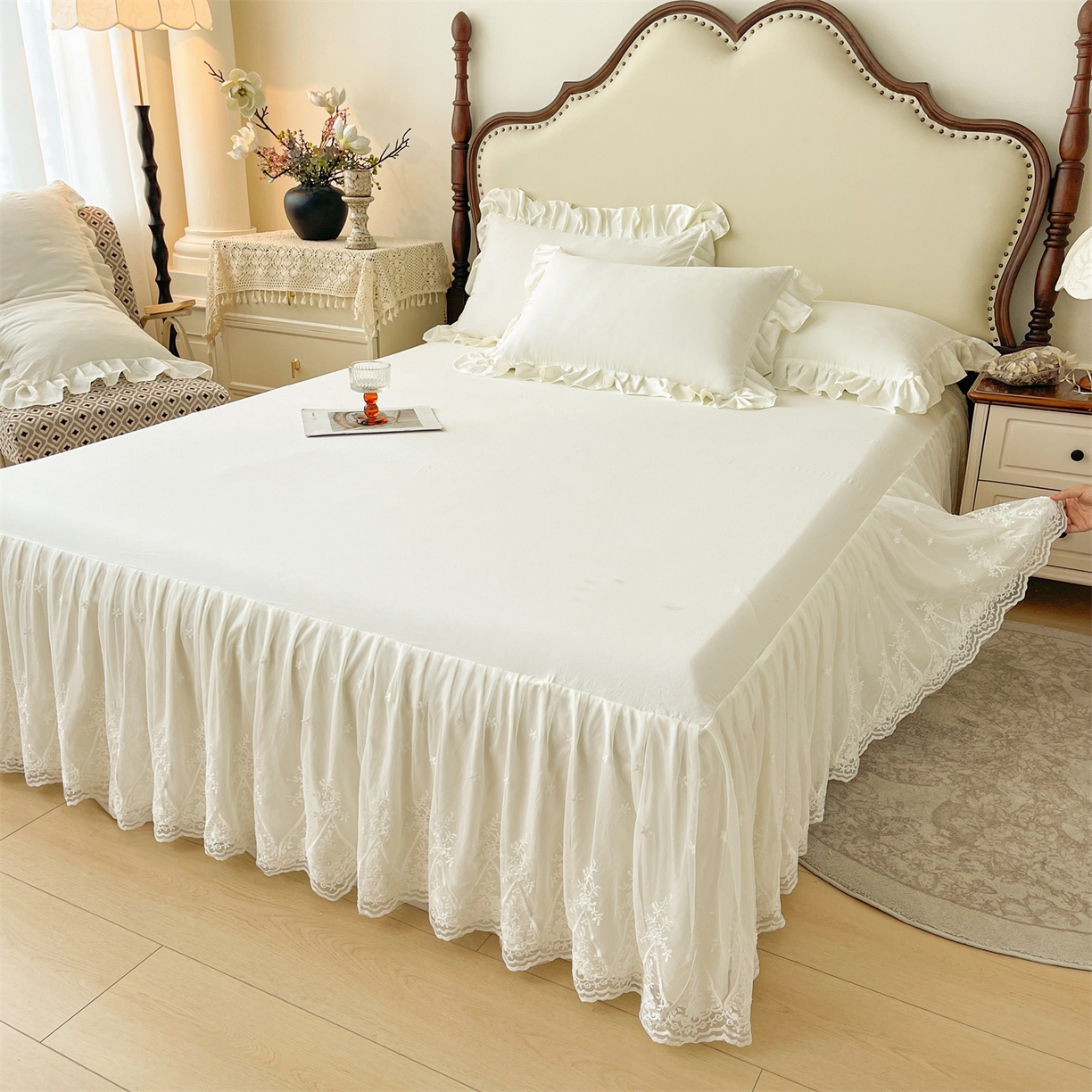 91家纺网 家纺一手货源 找家纺 （总）好儿喜家纺 2025新款A类水洗棉花边床裙蕾丝床罩三件套-梦之香