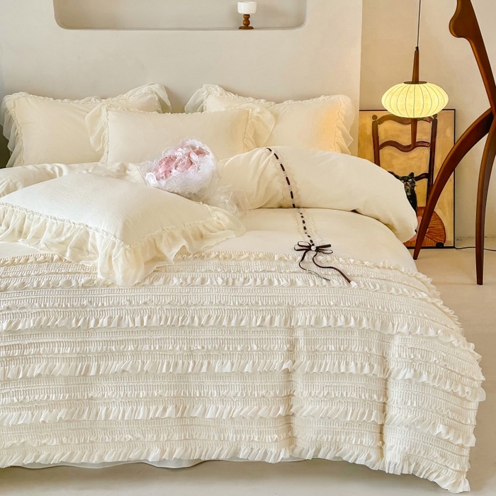 91家纺网 家纺一手货源 找家纺 庭笙 2025新款仙女小清新褶皱裙边少女背带公主裙摆法式梦幻纱蕾丝四件套 米白