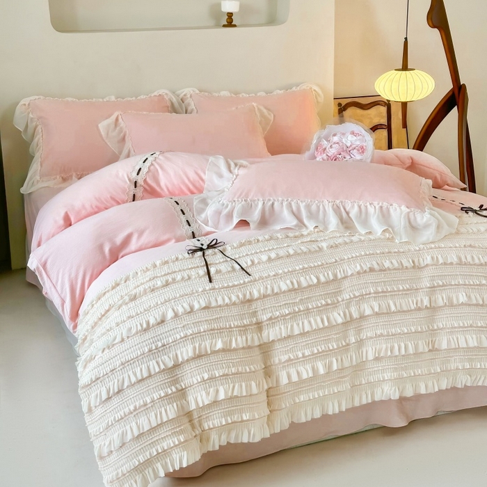 91家纺网 家纺一手货源 找家纺 庭笙 2025新款仙女小清新褶皱裙边少女背带公主裙摆法式梦幻纱蕾丝四件套 浅粉