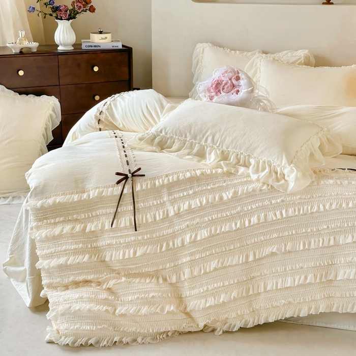 91家纺网 家纺一手货源 找家纺 庭笙 2025新款仙女小清新褶皱裙边少女背带公主裙摆法式梦幻纱蕾丝四件套 米白