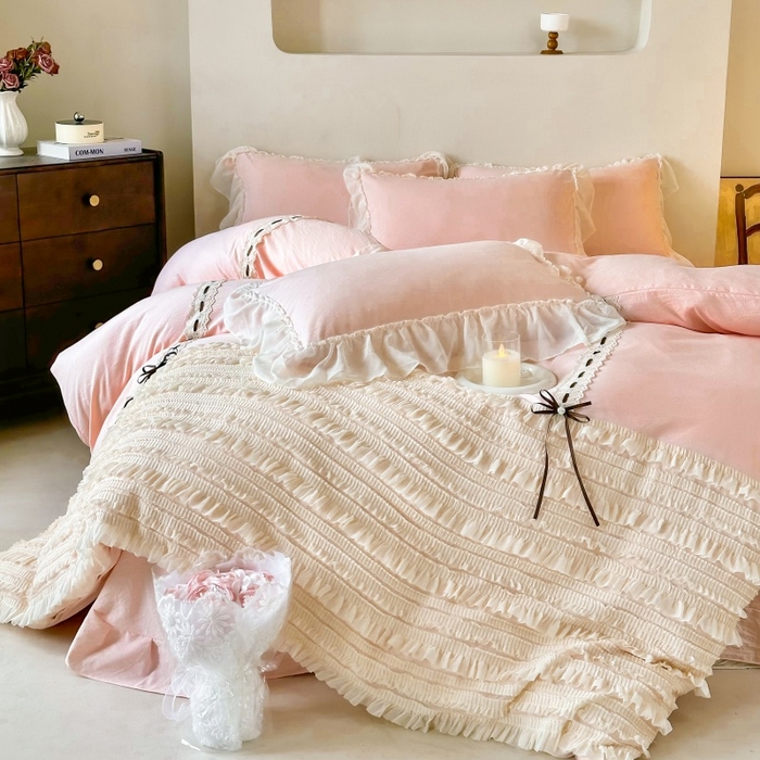 91家纺网 家纺一手货源 找家纺 庭笙 2025新款仙女小清新褶皱裙边少女背带公主裙摆法式梦幻纱蕾丝四件套 浅粉