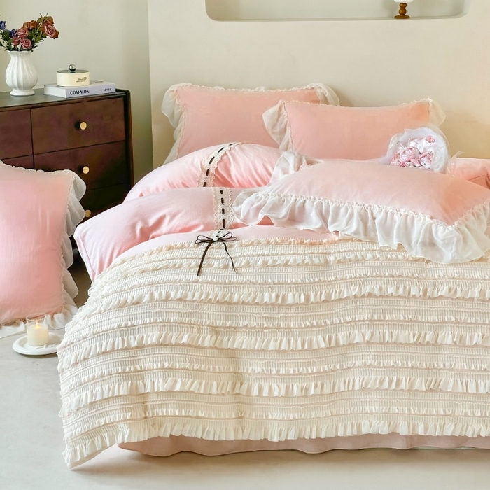 91家纺网 家纺一手货源 找家纺 庭笙 2025新款仙女小清新褶皱裙边少女背带公主裙摆法式梦幻纱蕾丝四件套 浅粉