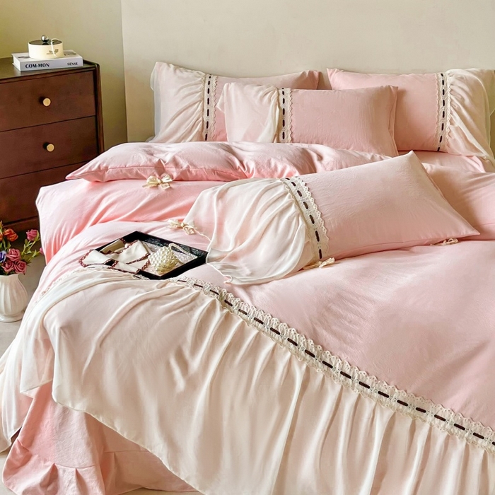 91家纺网 家纺一手货源 找家纺 庭笙 2025新款法式少女全棉镂空花边仙女梦幻纱蕾丝边四件套-清甜少女 清甜少女-浅粉