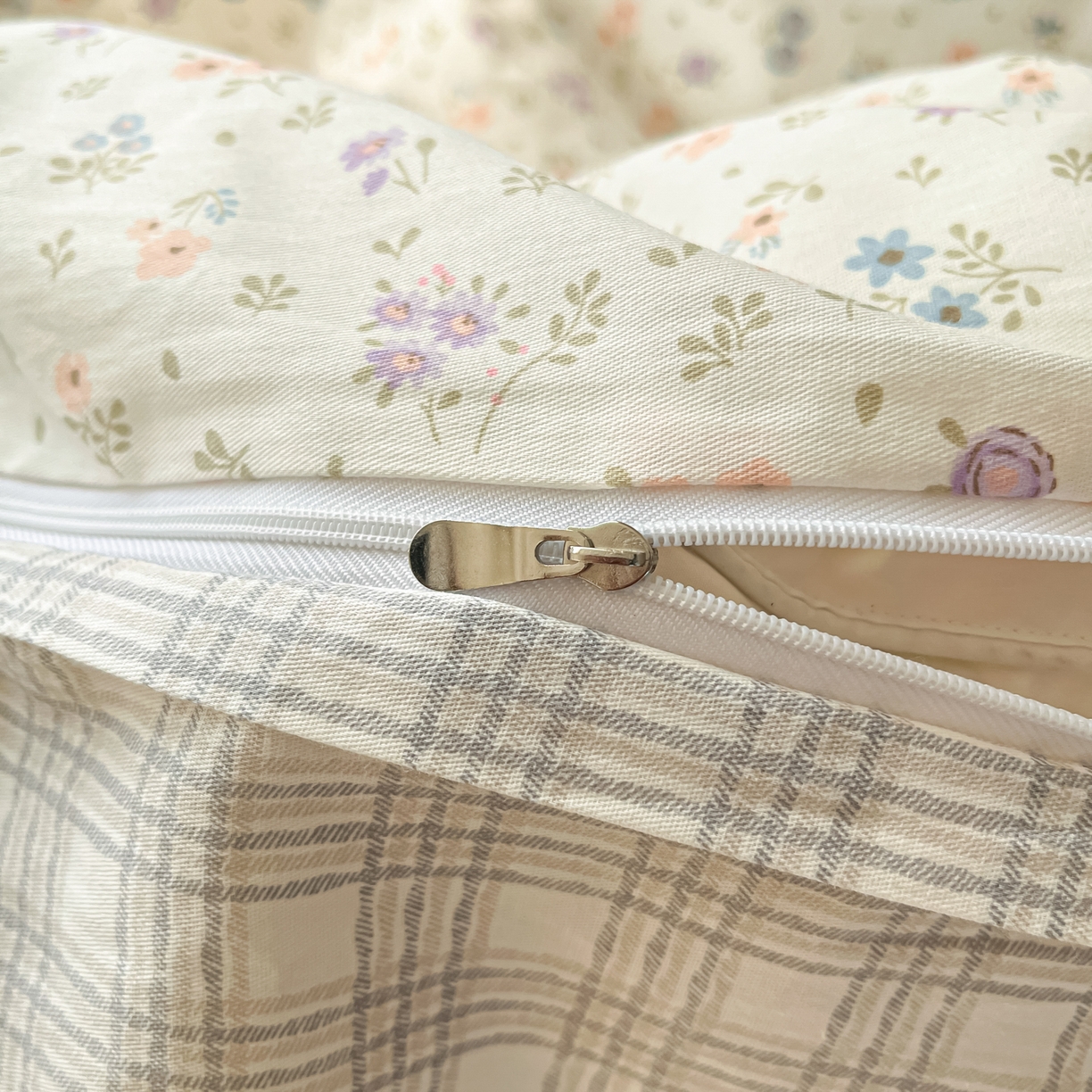 91家纺网 家纺一手货源 找家纺 花梦欣 2025新款全棉印花单品系列-四件套 碎花兔熊