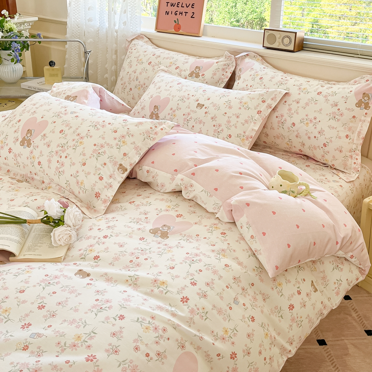 91家纺网 家纺一手货源 找家纺 花梦欣 2025新款全棉印花单品系列-四件套 旧书折痕粉