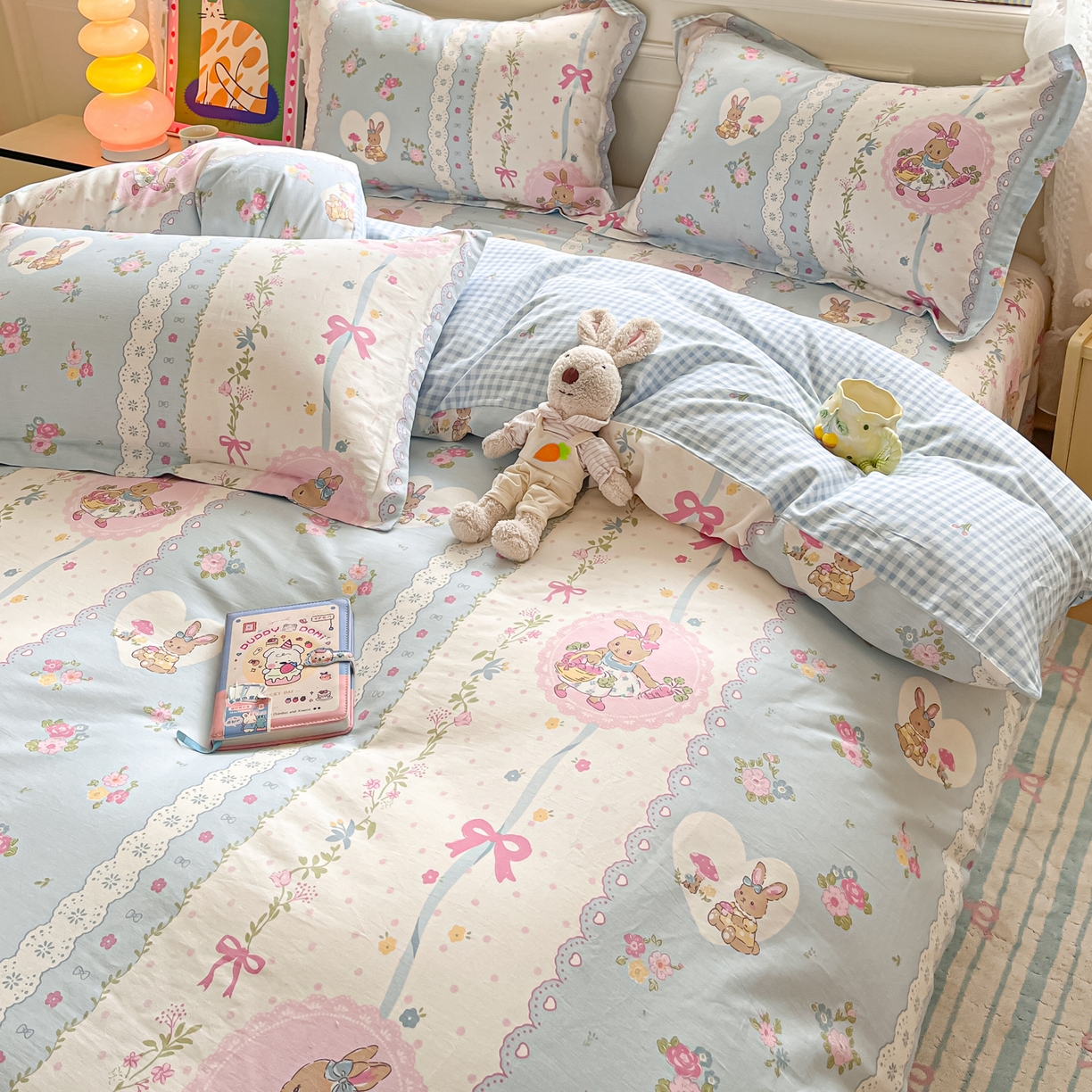 91家纺网 家纺一手货源 找家纺 花梦欣 2025新款全棉印花单品系列-四件套 花丛兔兰