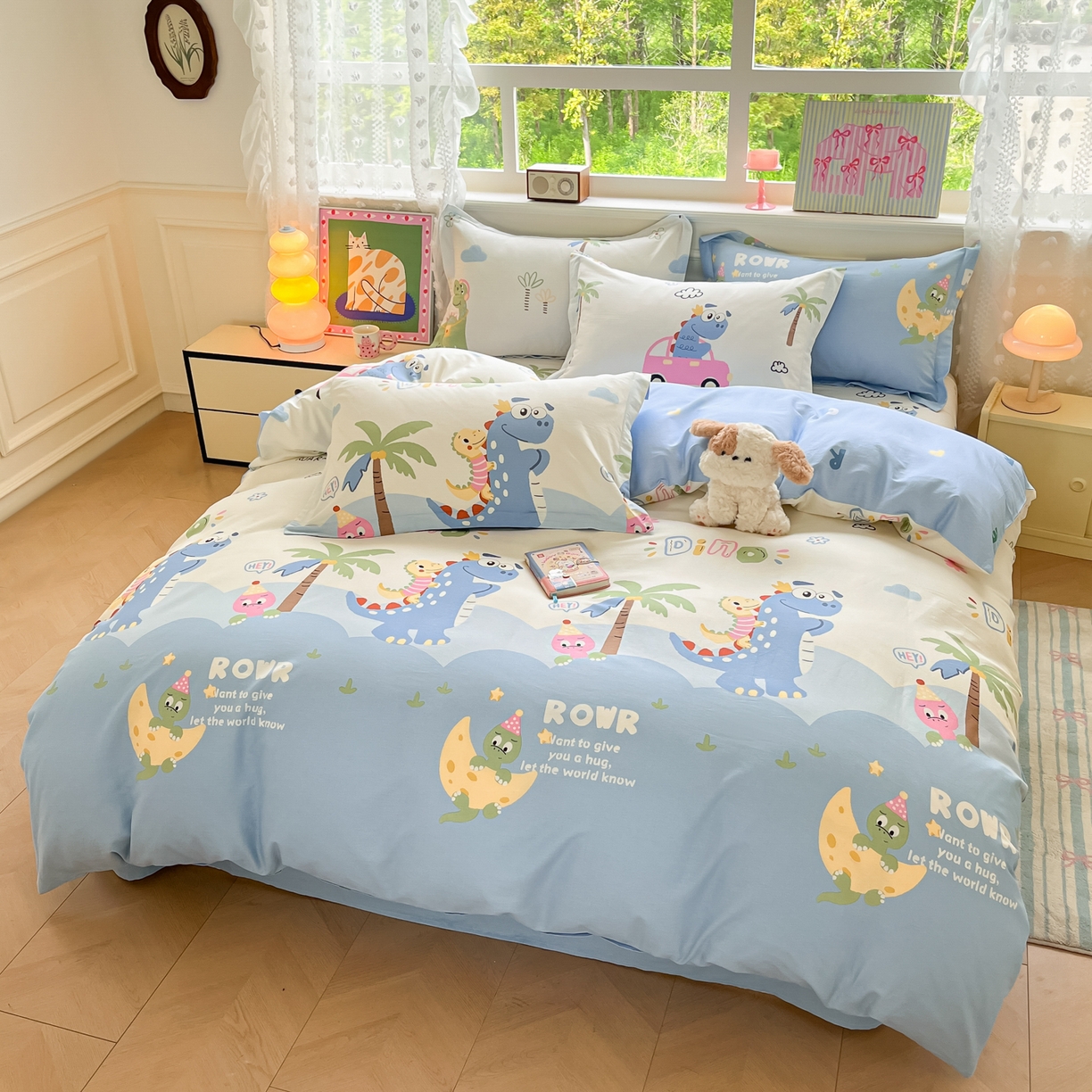 91家纺网 家纺一手货源 找家纺 花梦欣 2025新款全棉印花单品系列-四件套 度假恐龙